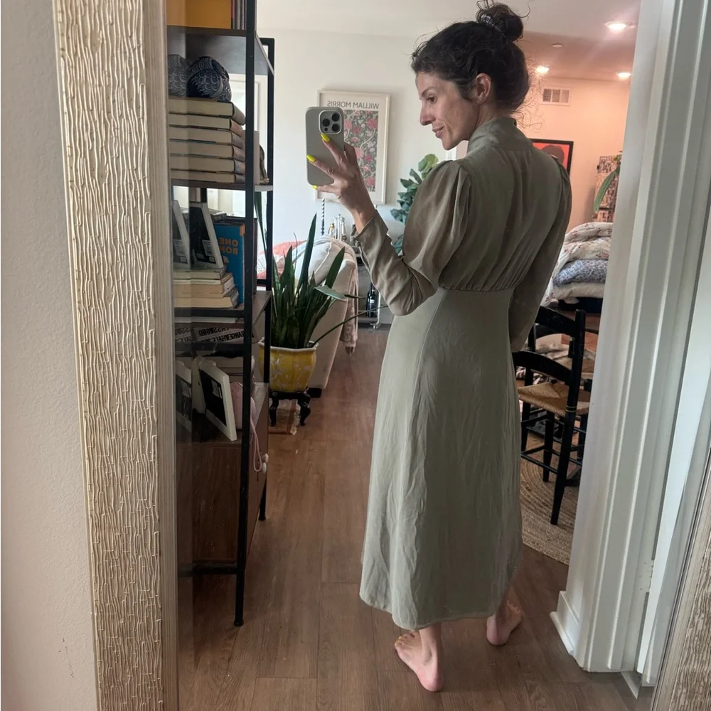 💕BUNDLE & SAVE💕 Olive Green Dress - Picture 3 of 5